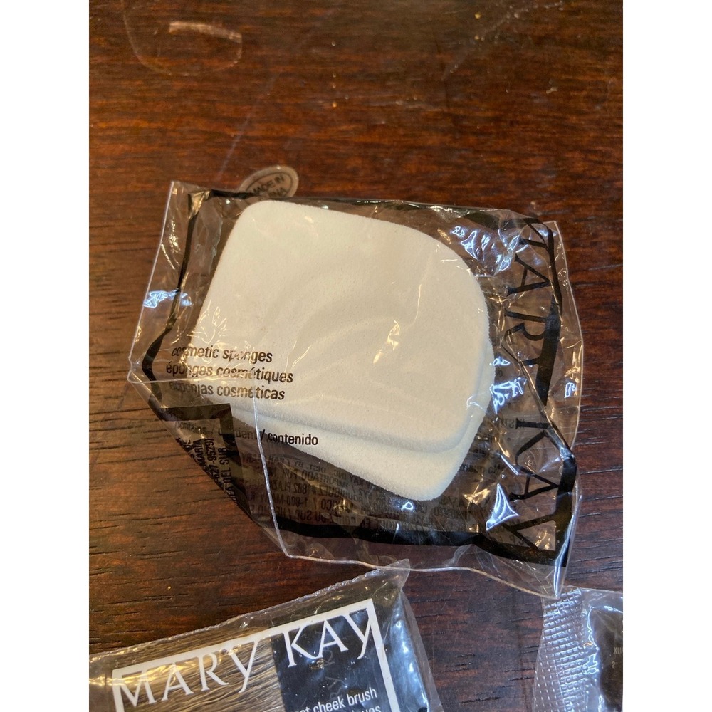 Mary Kay - Picture 3 of 5